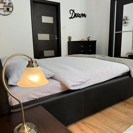 Ada'S Luxury Apartament&Studio - Old City Braşov Eksteriør billede