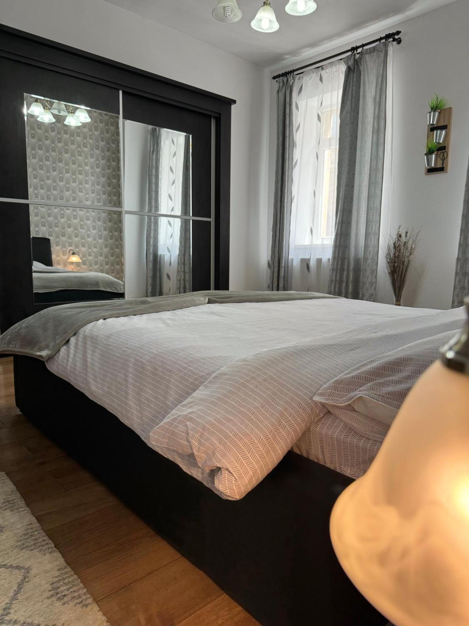 Ada'S Luxury Apartament&Studio - Old City Braşov Eksteriør billede