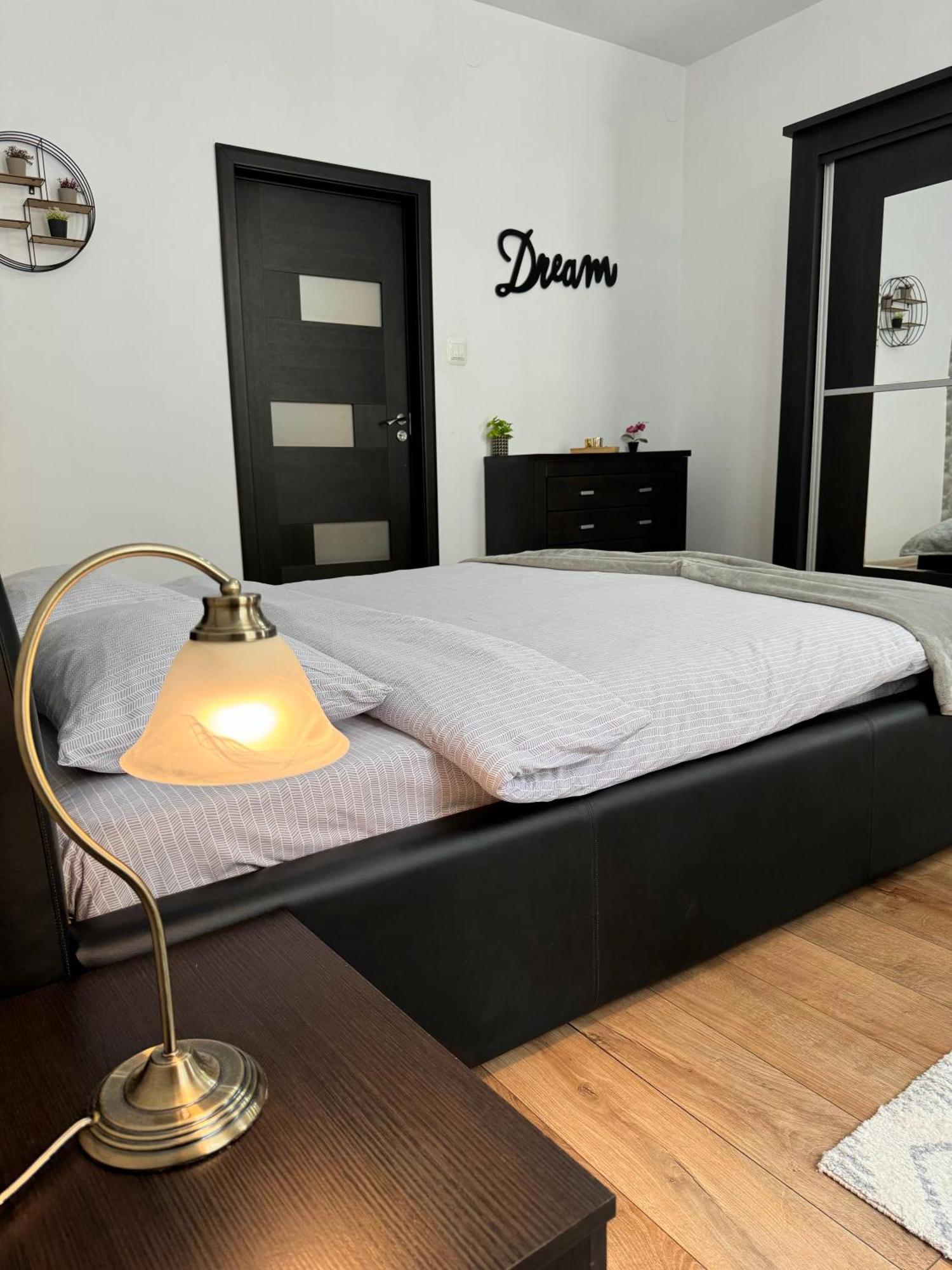 Ada'S Luxury Apartament&Studio - Old City Braşov Eksteriør billede